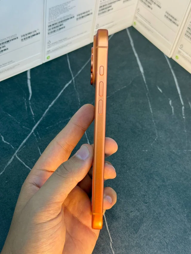 iPhone 17 Pro Max, Оранжевый