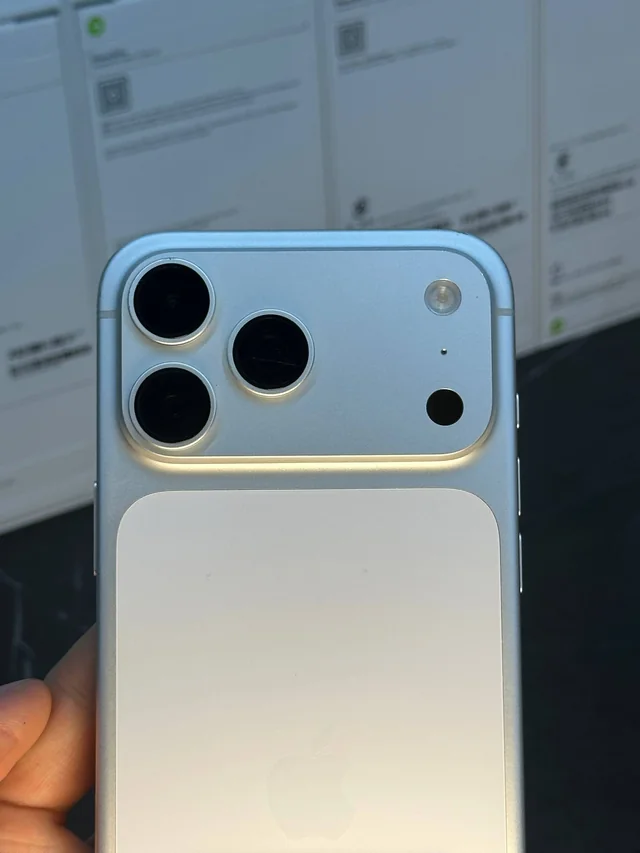 iPhone 17 Pro Max, Серебристый