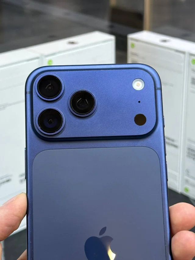 iPhone 17 Pro Max, Синий